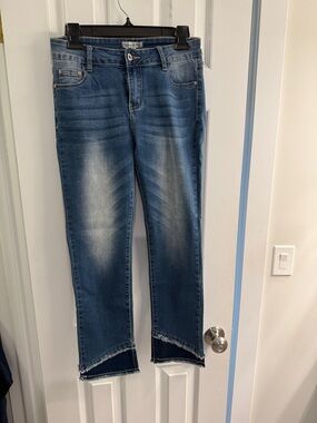 Women’s Ankle Crop Jeans in Distressed Medium Blue